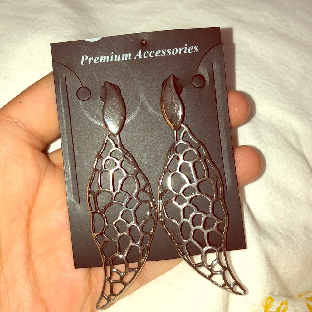 feather earrings